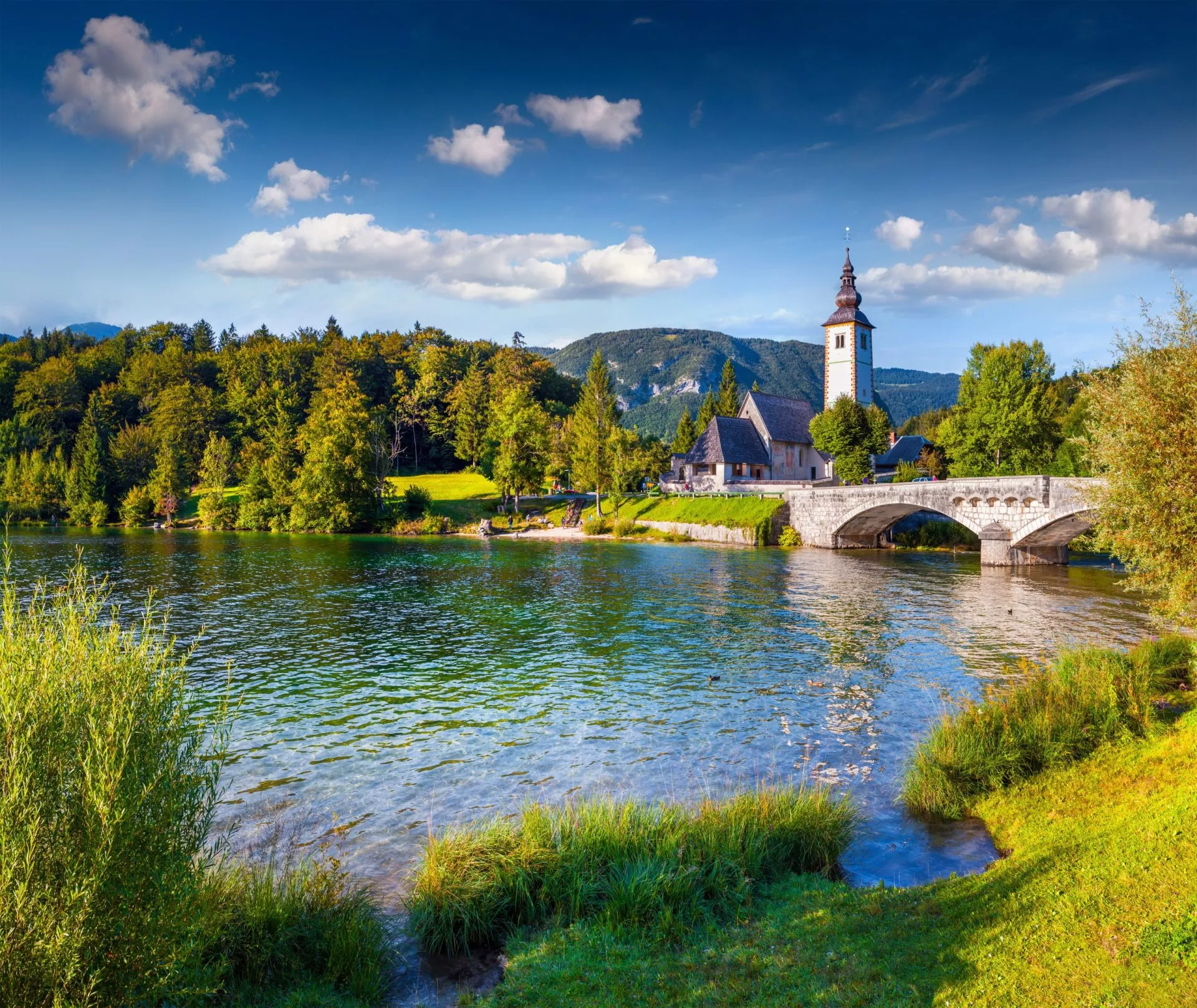 Lago Bohinj en el Parque Nacional de Triglav