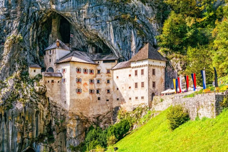 predjama castle